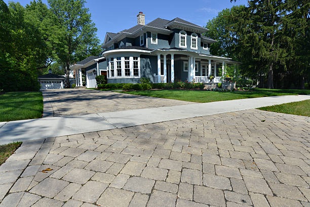 Best Driveway Paving Contractor  in Dellwood, MN